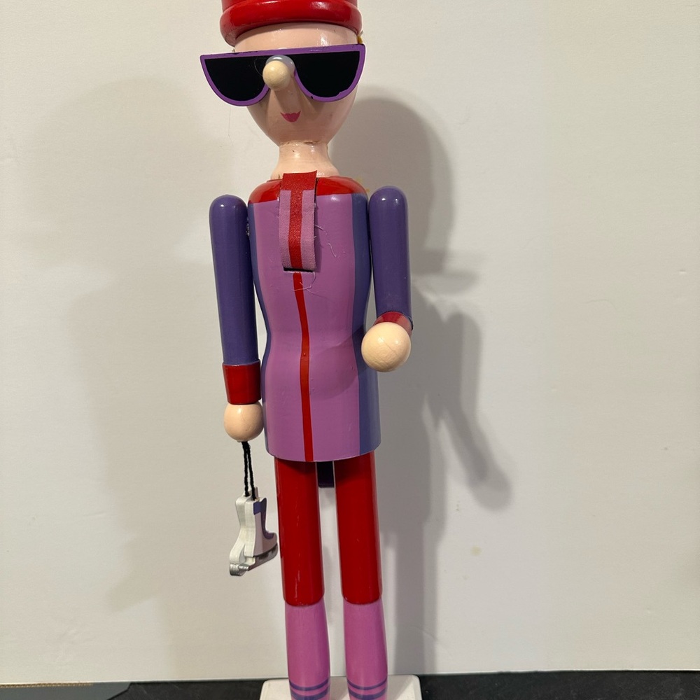 Skater Nutcracker - Picture 7 of 7